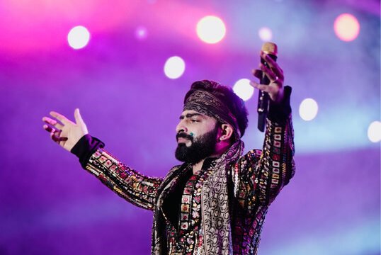 ab6761610000e5eb113ada7be72a8ce199e9f450