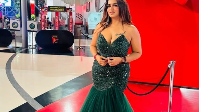 17302717941730271794Shobha8-1